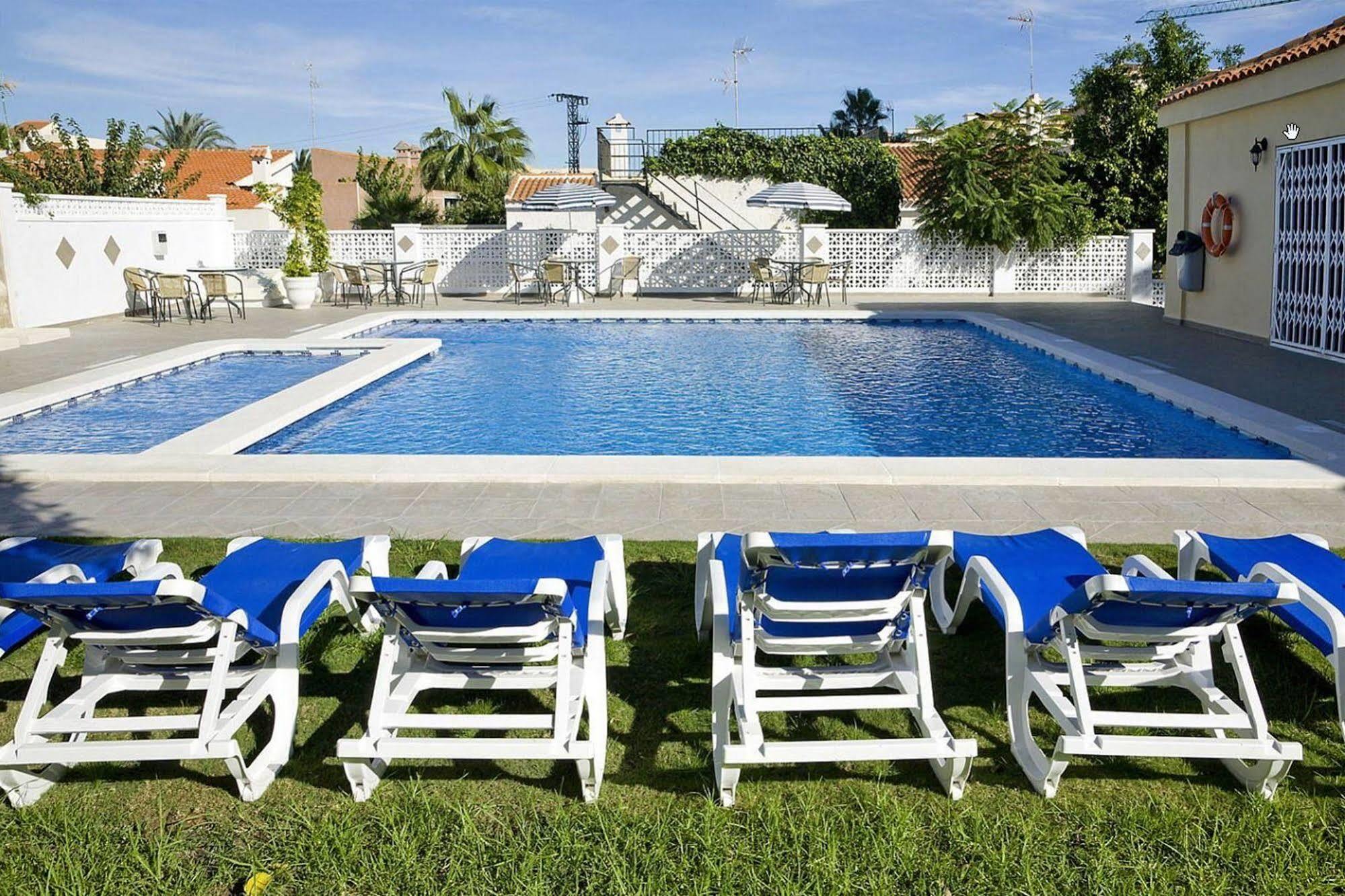 อพาร์ตโฮเต็ล โอนา อัลเดีย เดล มาร์ Aparthotel ตอร์เรเวียคา ภายนอก รูปภาพ